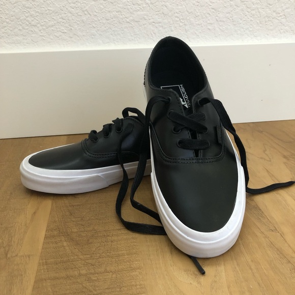 black leather vans size 7